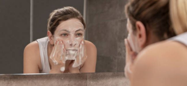 Double Cleansing untuk Kulit Berminyak dan Berjerawat