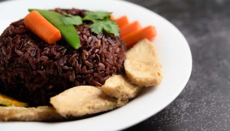 Menggali Manfaat Kesehatan dari Konsumsi Kalori Nasi Merah